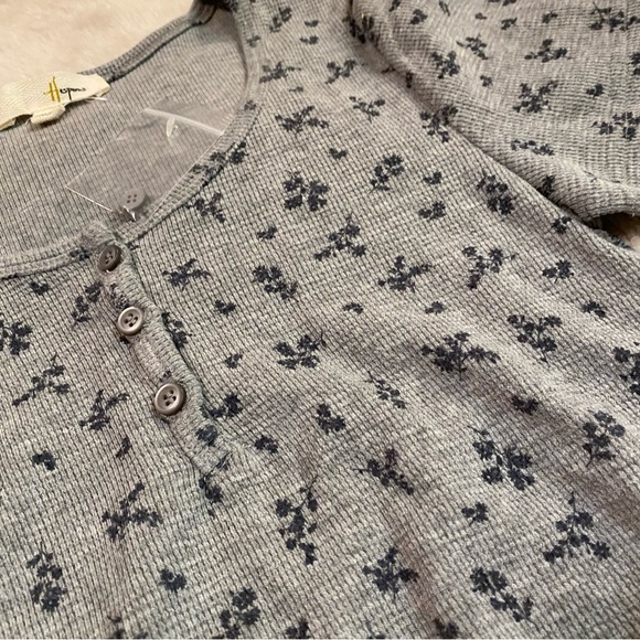 Floral Short Sleeve Fitted Tee Bundle - Picture 5 of 6